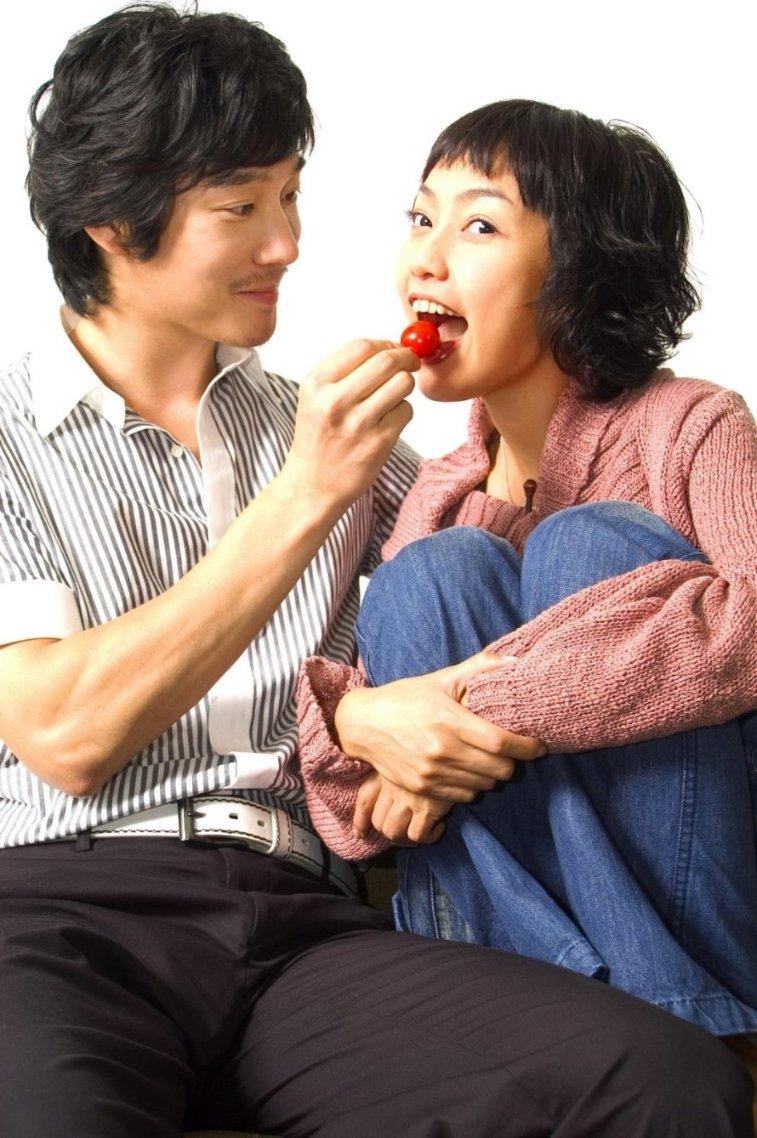 逃离残破的船只